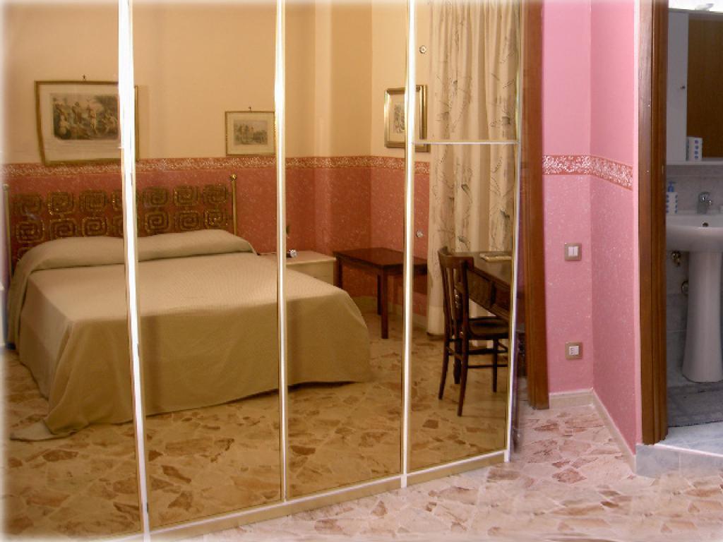 Bed and Breakfast Casa Tina Maugeri CTA Habitación foto